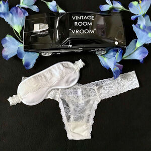 Hanky Panky NWOT Panty and Eye Mask Set Women OS (2-12)